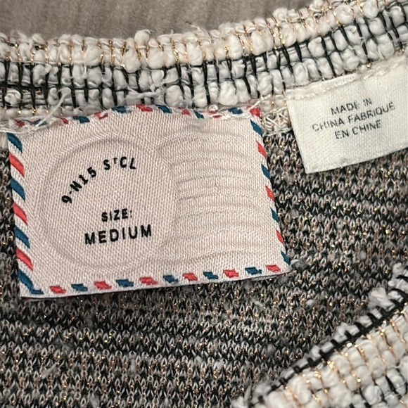 9-H15-Stcl Women’s Black, White, and Gold Short Sleeve Top Size M - Picture 4 of 4